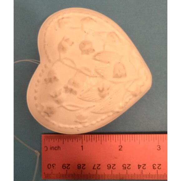 Vintage Ceramic Bisque Heart Lily of the Valley Valentine Wedding Christmas - Picture 3 of 3